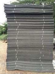 專注品質(zhì)，匠心制造——走進邢臺山峰特種橡膠制品廠的泡沫箱生產(chǎn)線